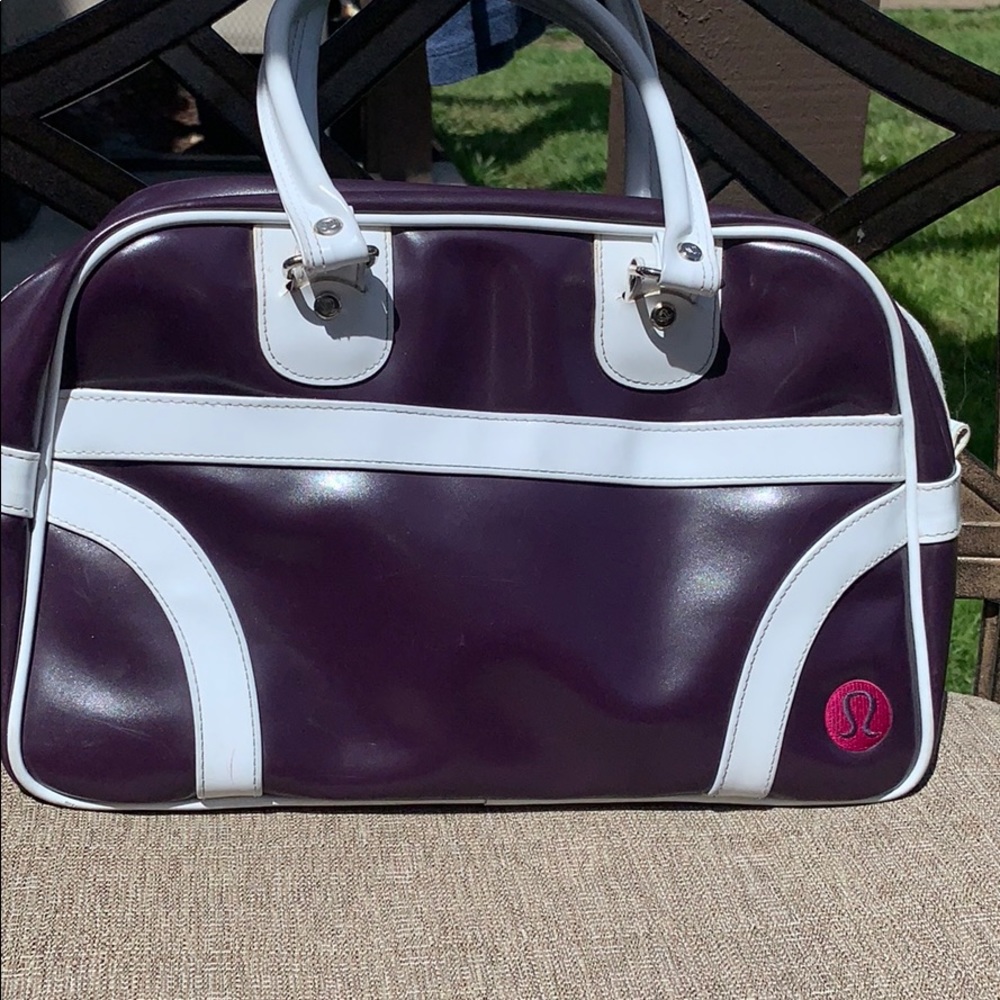 LULULEMON EGGPLANT GYM BAG 078